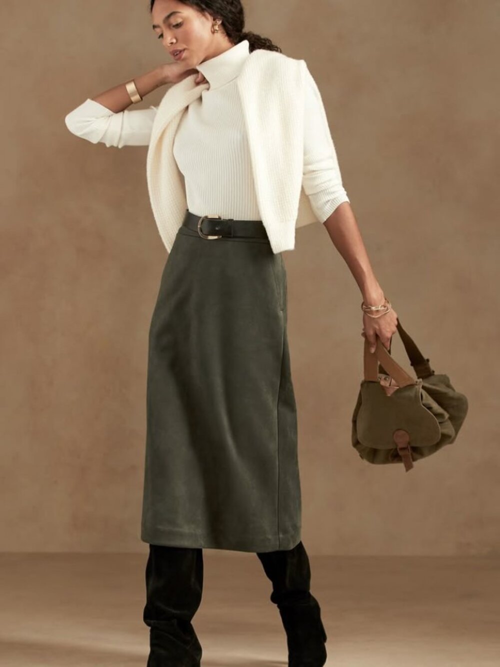 BANANA REPUBLIC vegan suede midi skirt in olive (sz6)